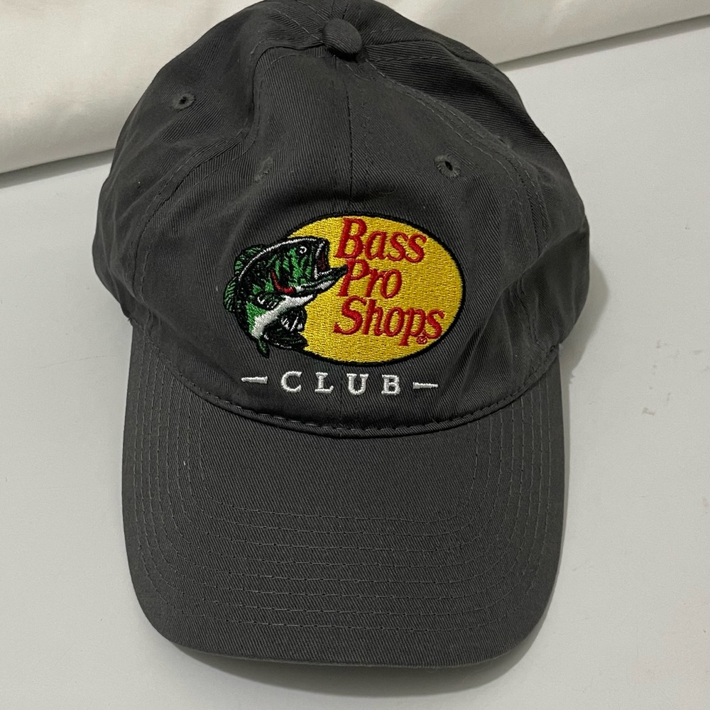 Bass Pro Shops Men’s baseball hat. GUC